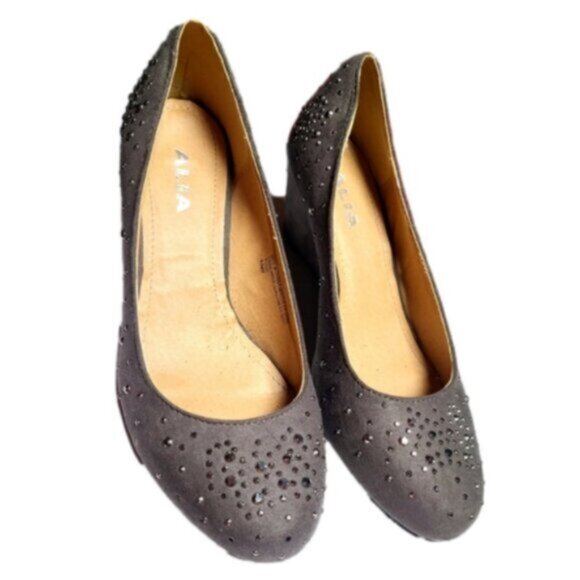Suede Grey Embellished Glitter Business Casual Round Toe Low Wedge Pump Heels - Picture 3 of 7